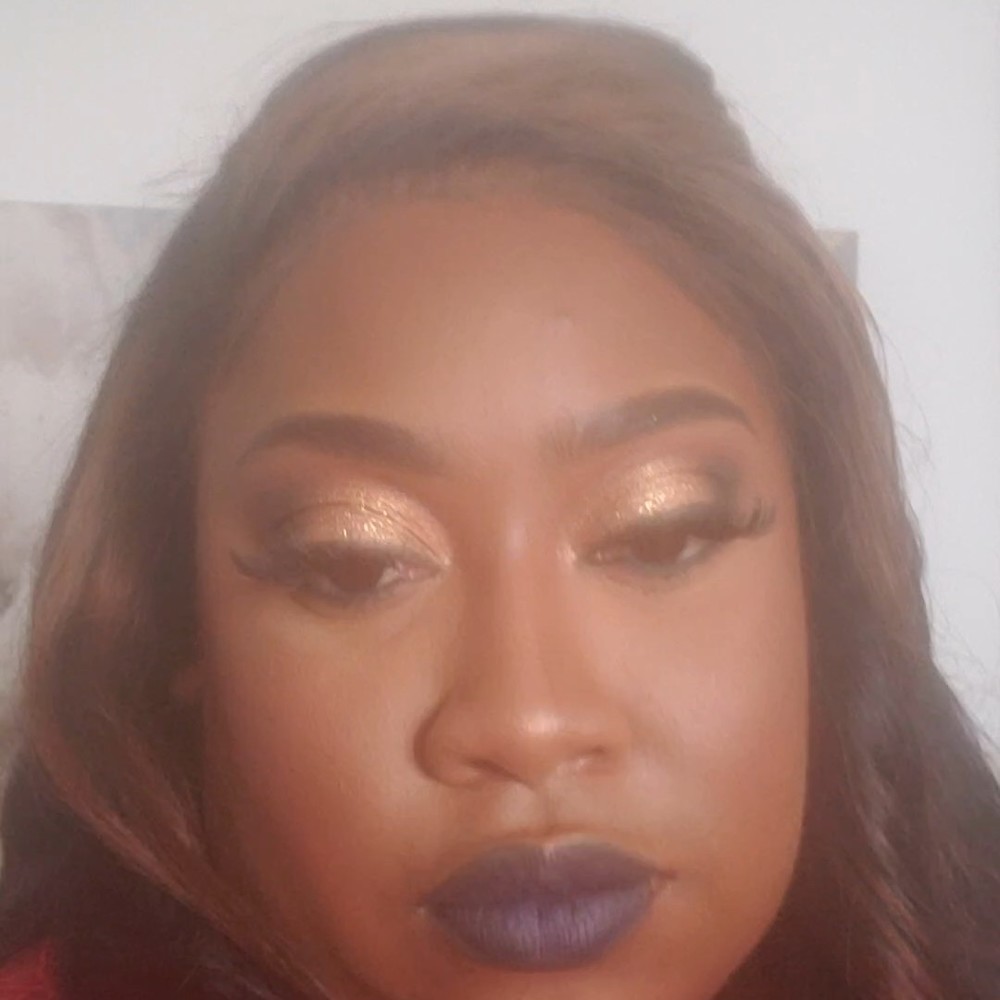 Meet your Posher, Alicia